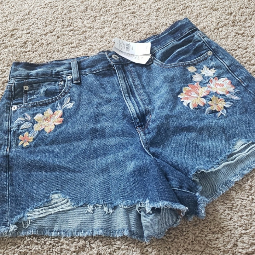 💓 boho, floral american eagle shorts !!